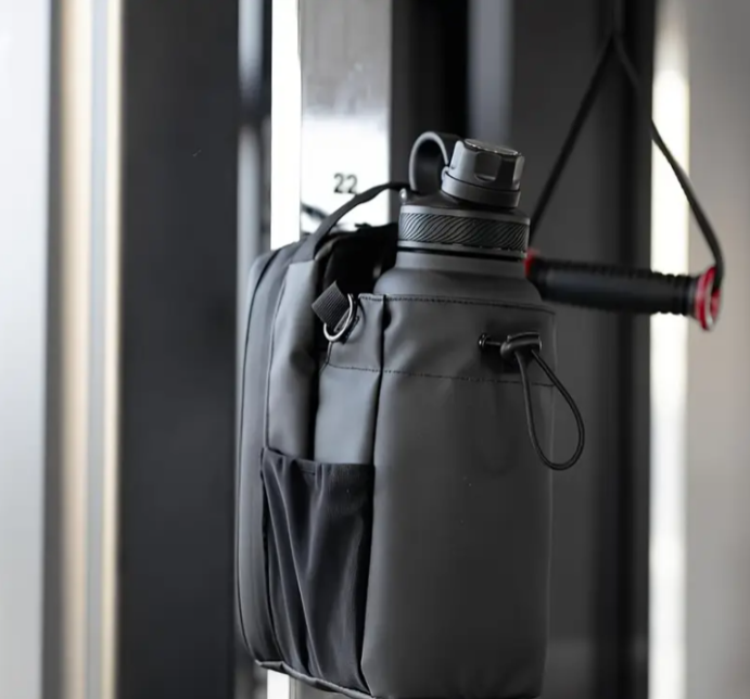 Magnetic Gym Bottle Bag – The Hands-Free Revolution for Your Workout
